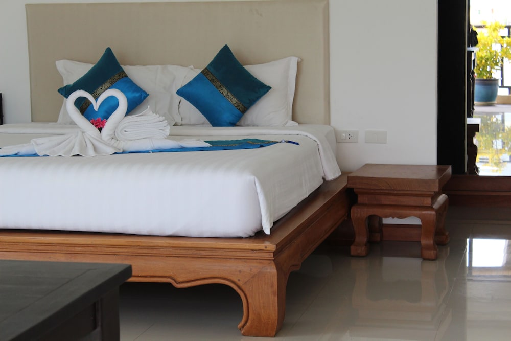 2 BEDROOMS, PENTHOUSE, CITY VIEW, 2 BATHROOMS