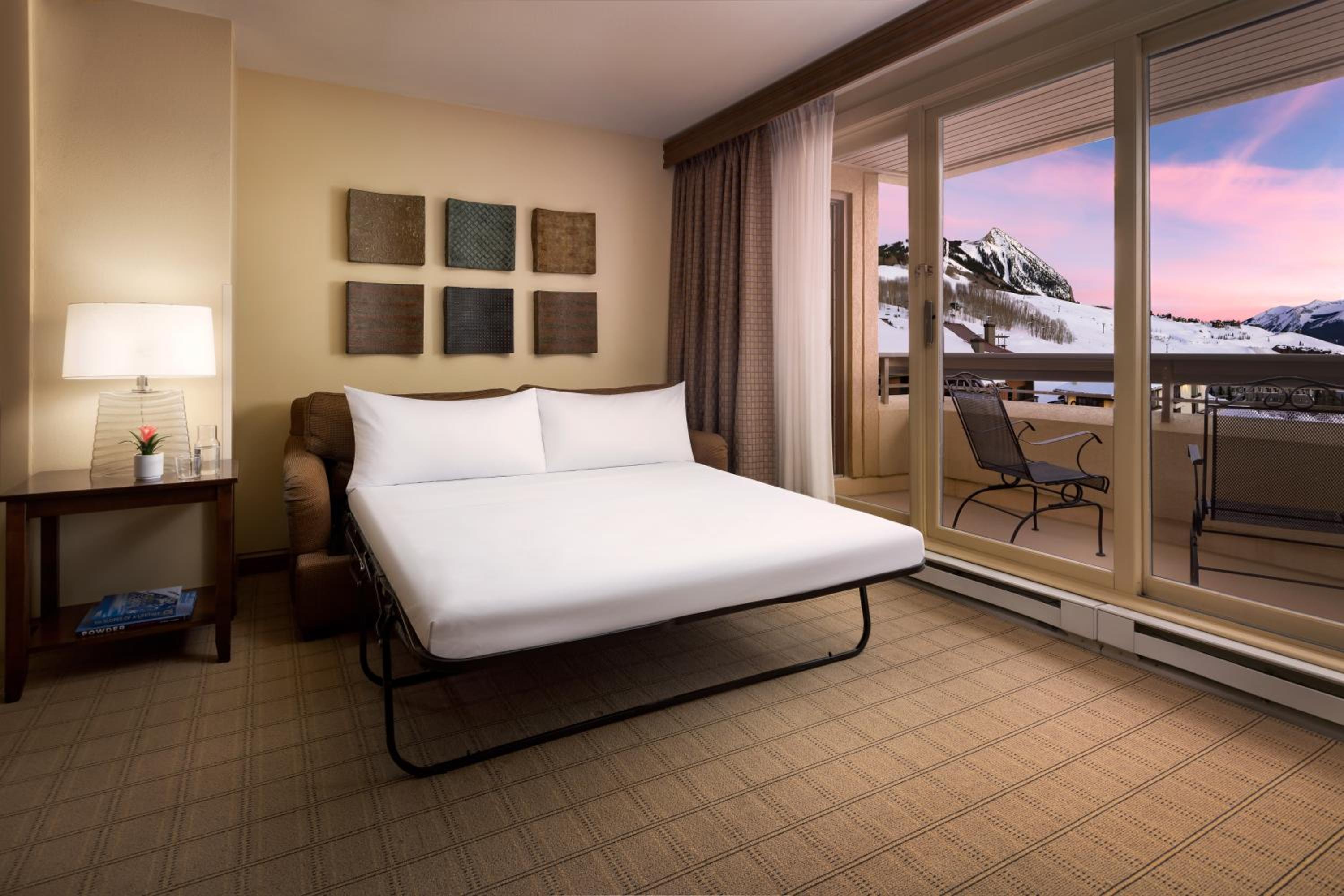1 Bedroom, Slope, Suite, King Bed, with View