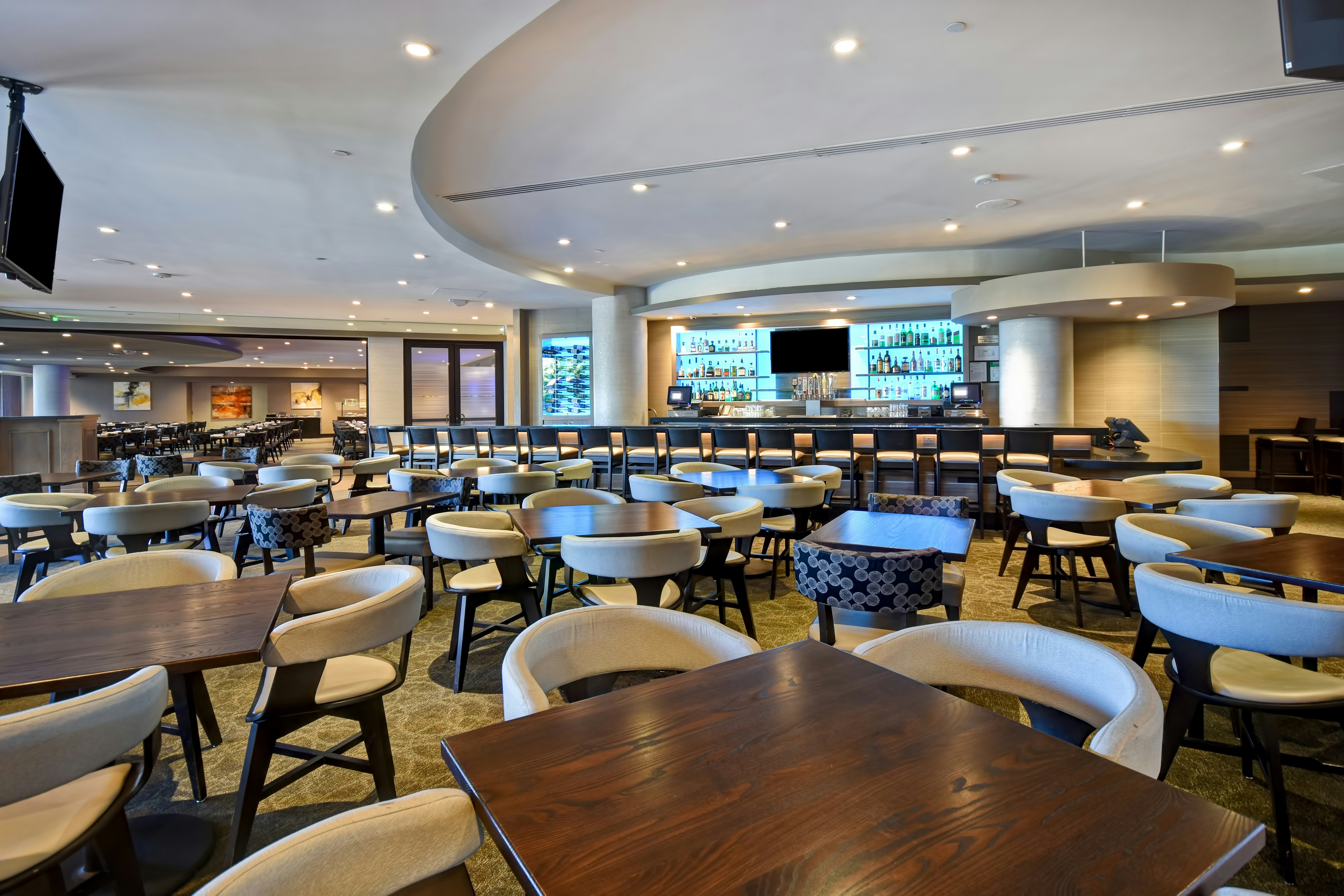 DoubleTree by Hilton Hotel Pleasanton at the Club 35/70