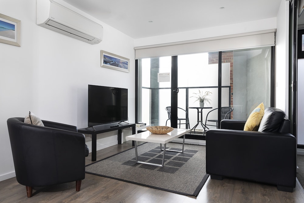 RNR Serviced Apartments North Melbourne 29/44