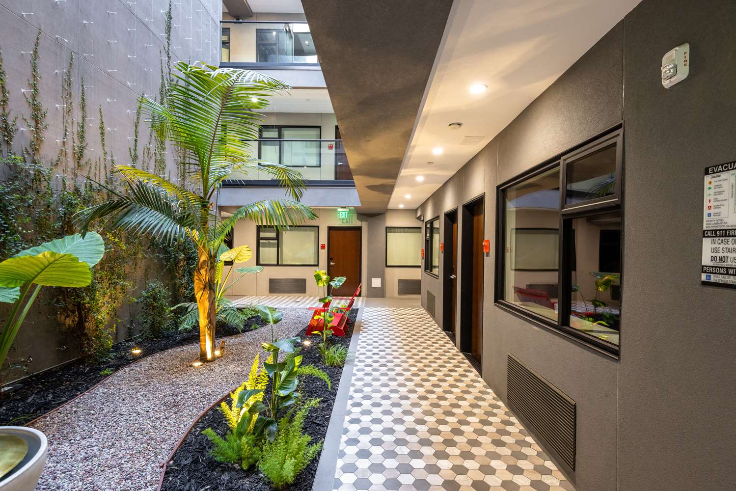 Infinity Hotel San Francisco, Tapestry Collection by Hilton 33/35