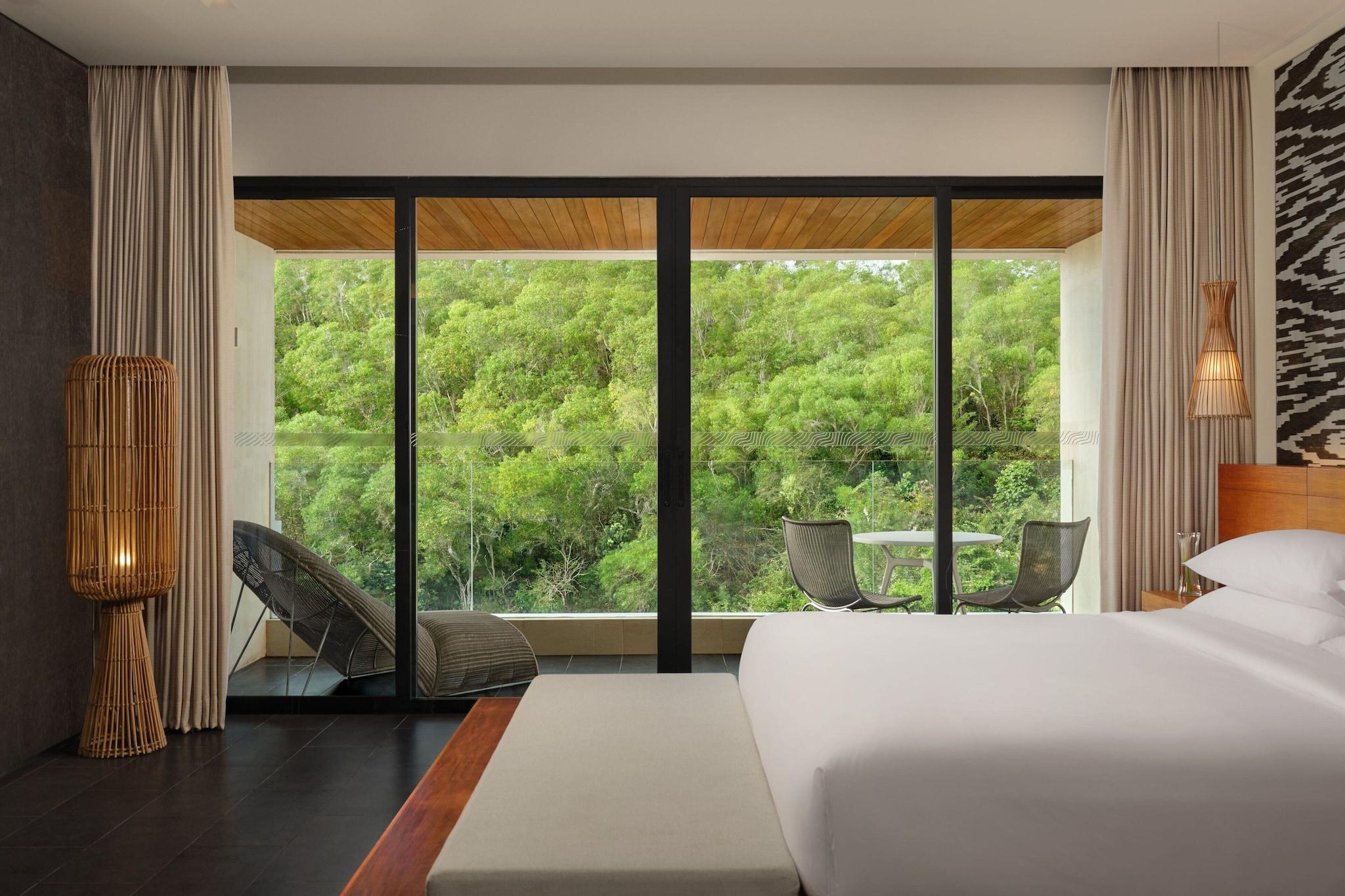 Suite, Garden View, Balcony