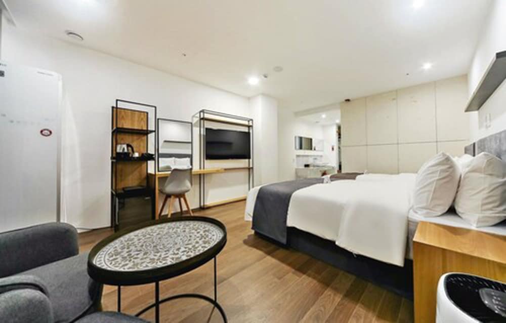 Noblestay Hotel 20/50