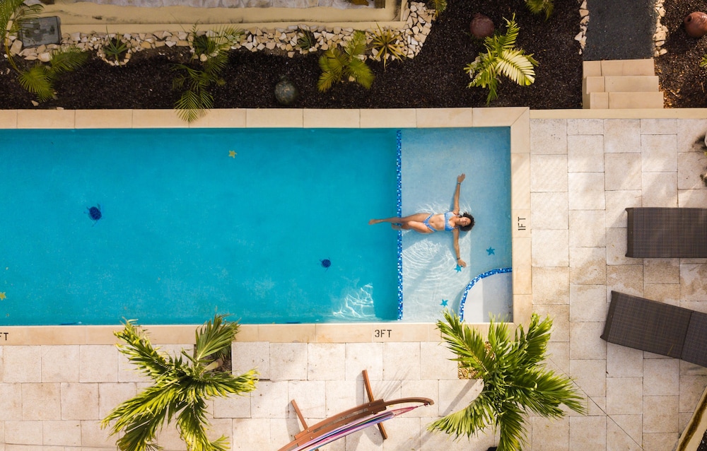 True Blue Bay Resort 73/75