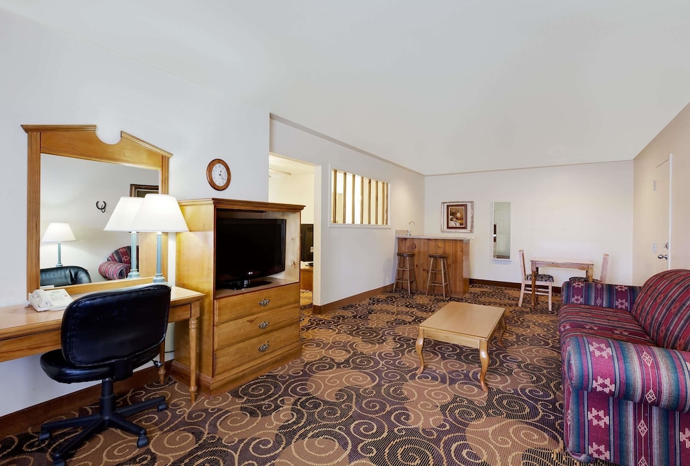 Days Inn by Wyndham San Angelo 20/26