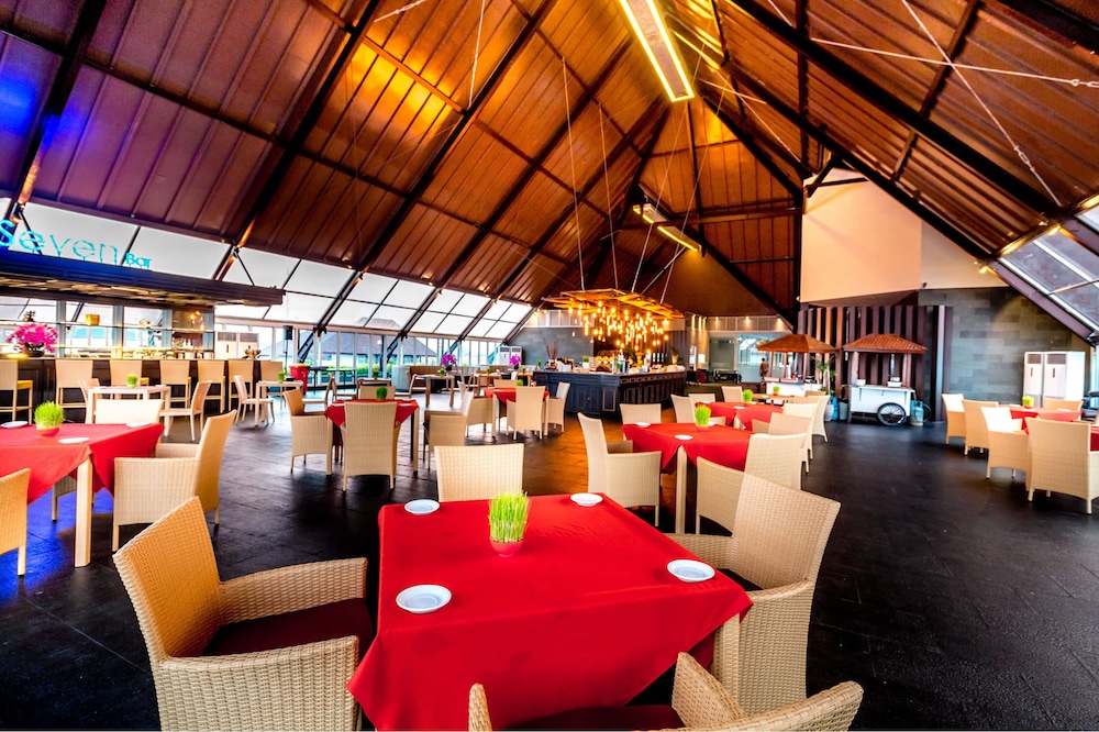 KUTABEX BEACH FRONT HOTEL 43/53