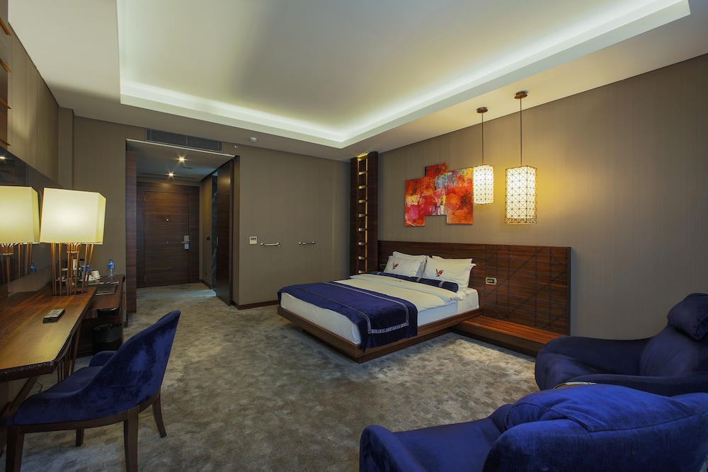 Gold Majesty Hotel 39/63