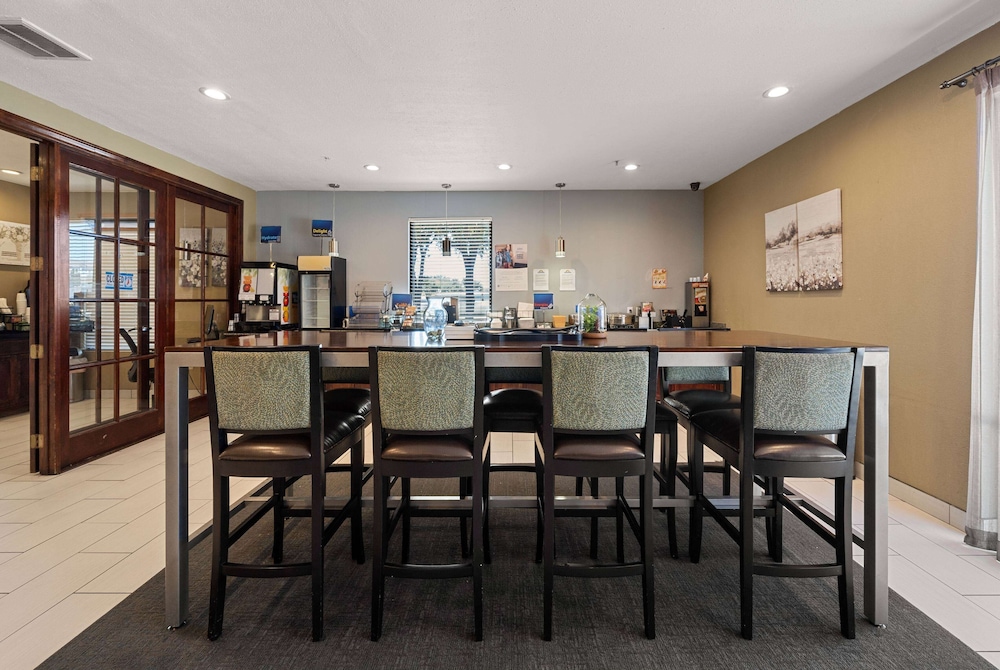 Days Inn by Wyndham Round Rock 29/43