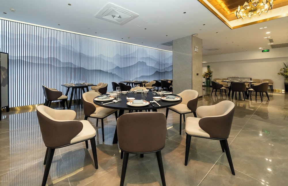 Grand Mercure Shanghai Lingang 35/50
