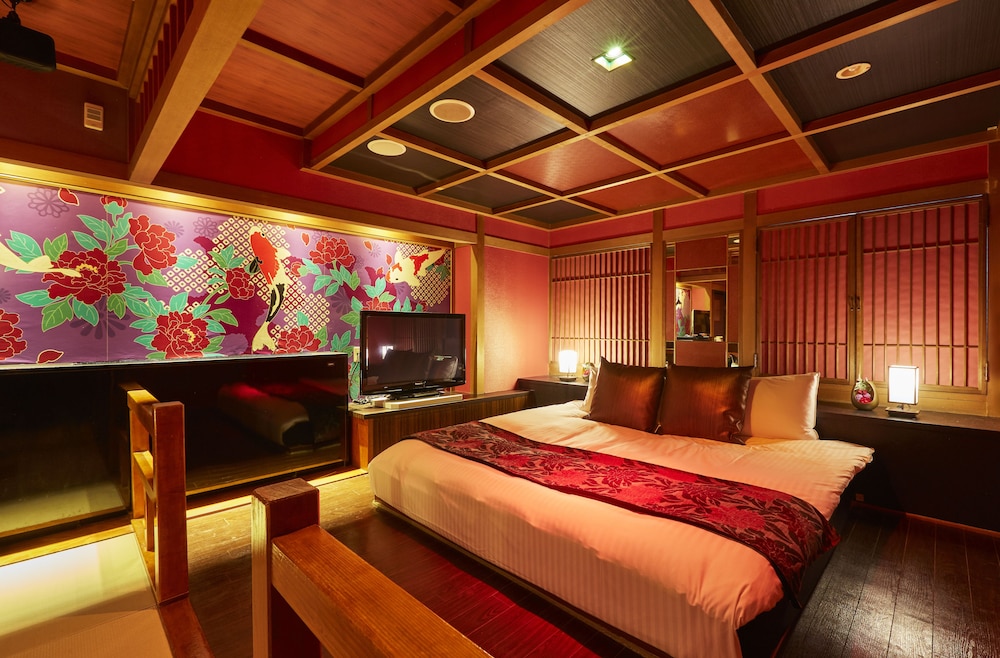 Hotel Love 8/50