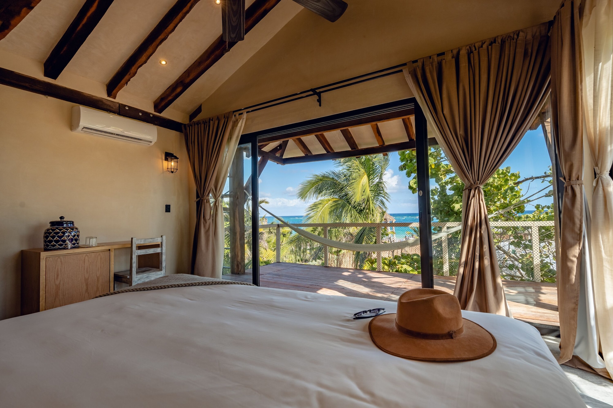 TOWER, DELUXE, KING BED, SEA VIEW