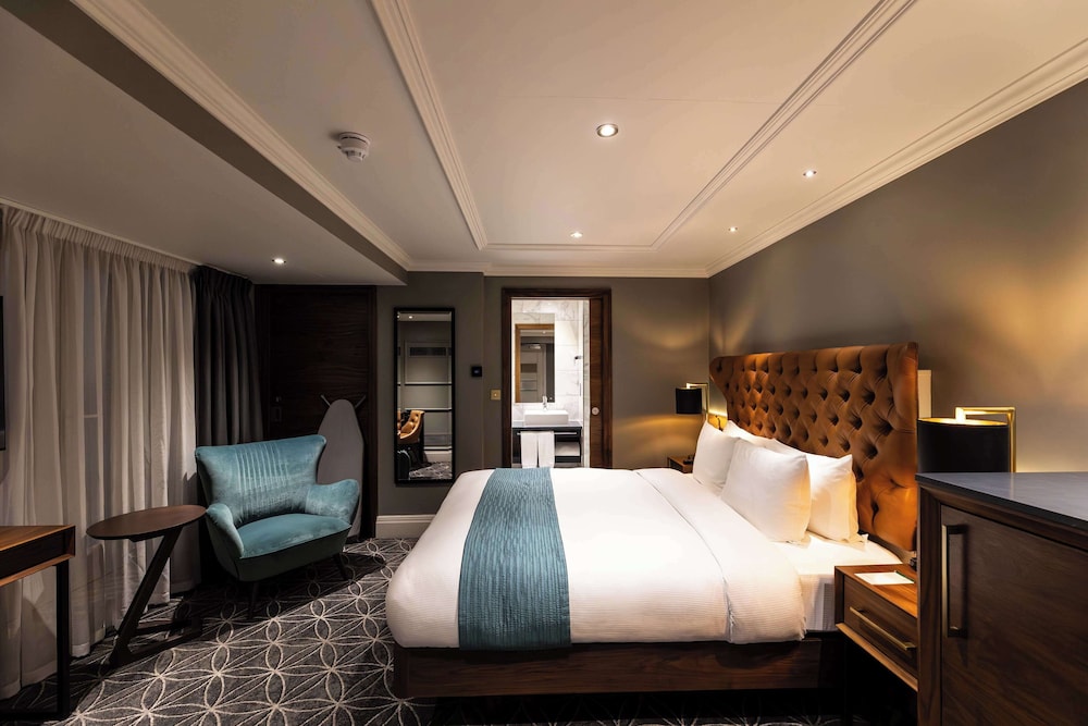 Atrium, Deluxe, Queen Bed, Accessible