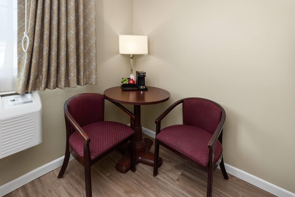 Days Inn by Wyndham Mountain Home 39/55