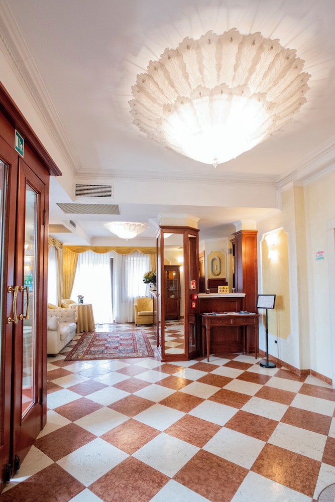 Russo Palace 16/57