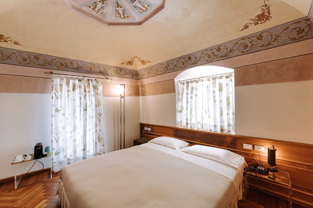 Santarosa Relais 11/49