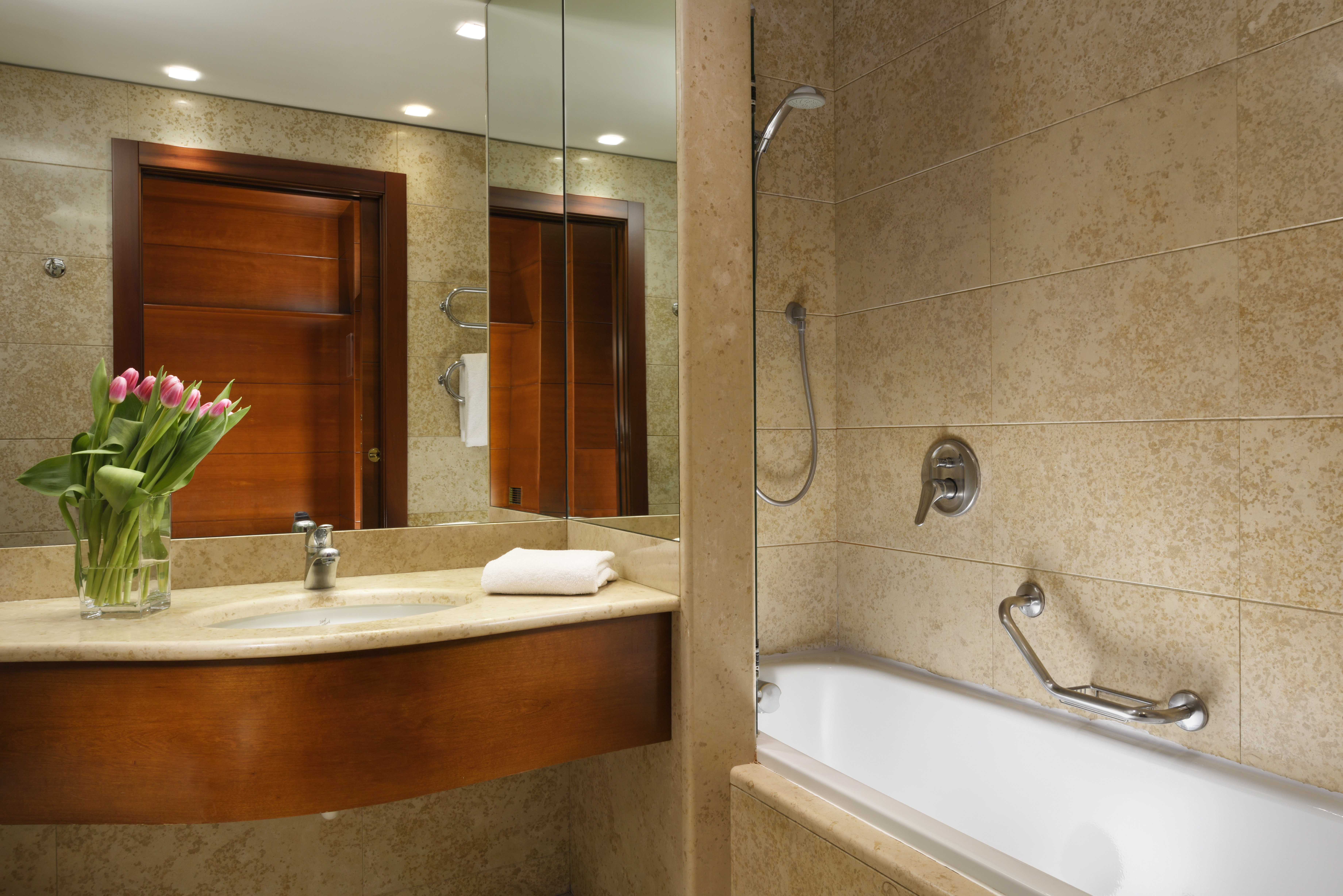 Unahotels Cusani Milan 68/69