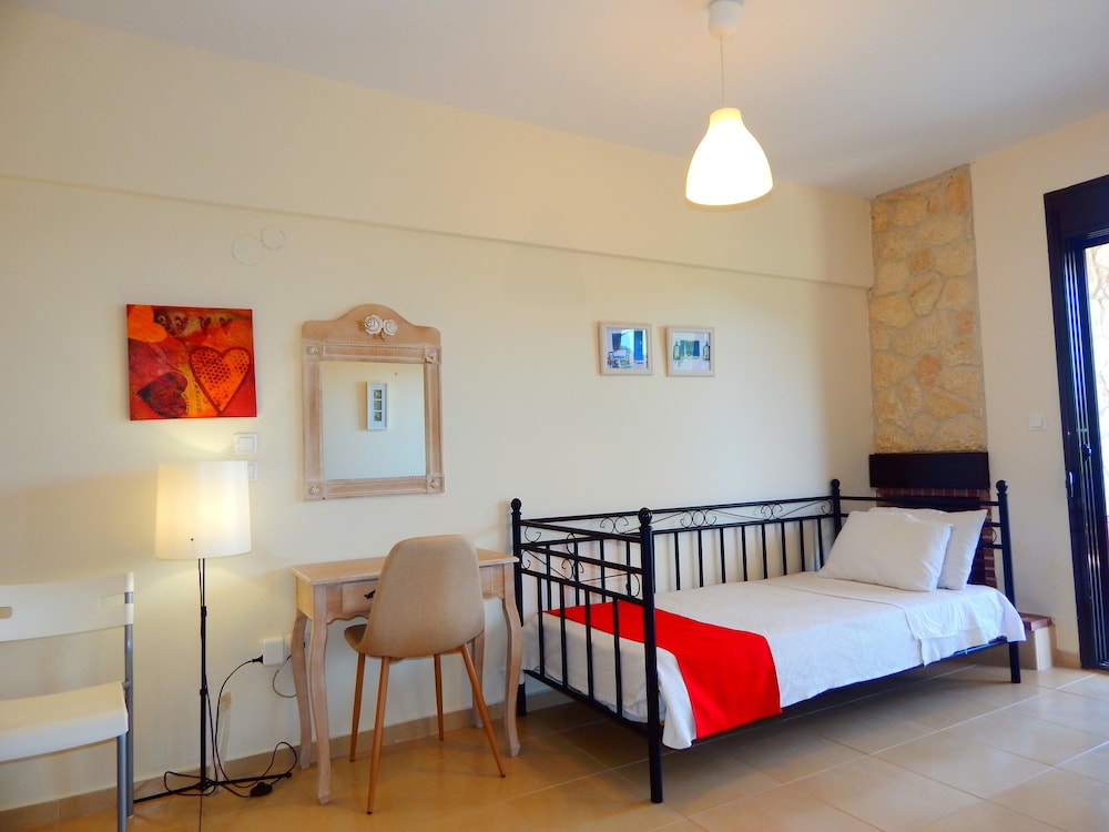 Kripis Studio Paliouri 14/44