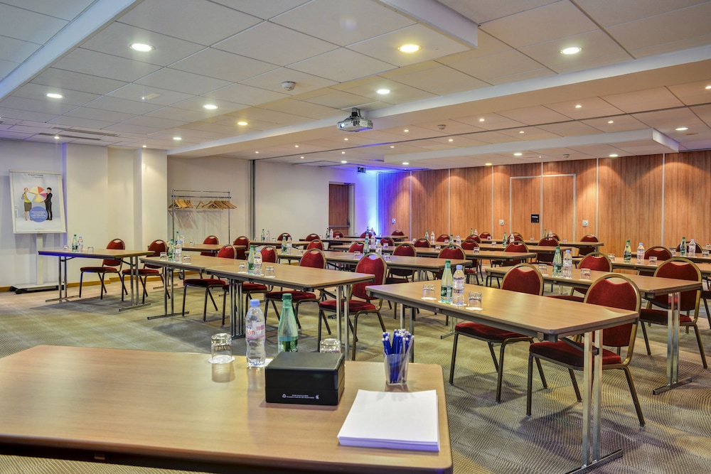 Novotel Paris Suresnes Longchamp 43/48