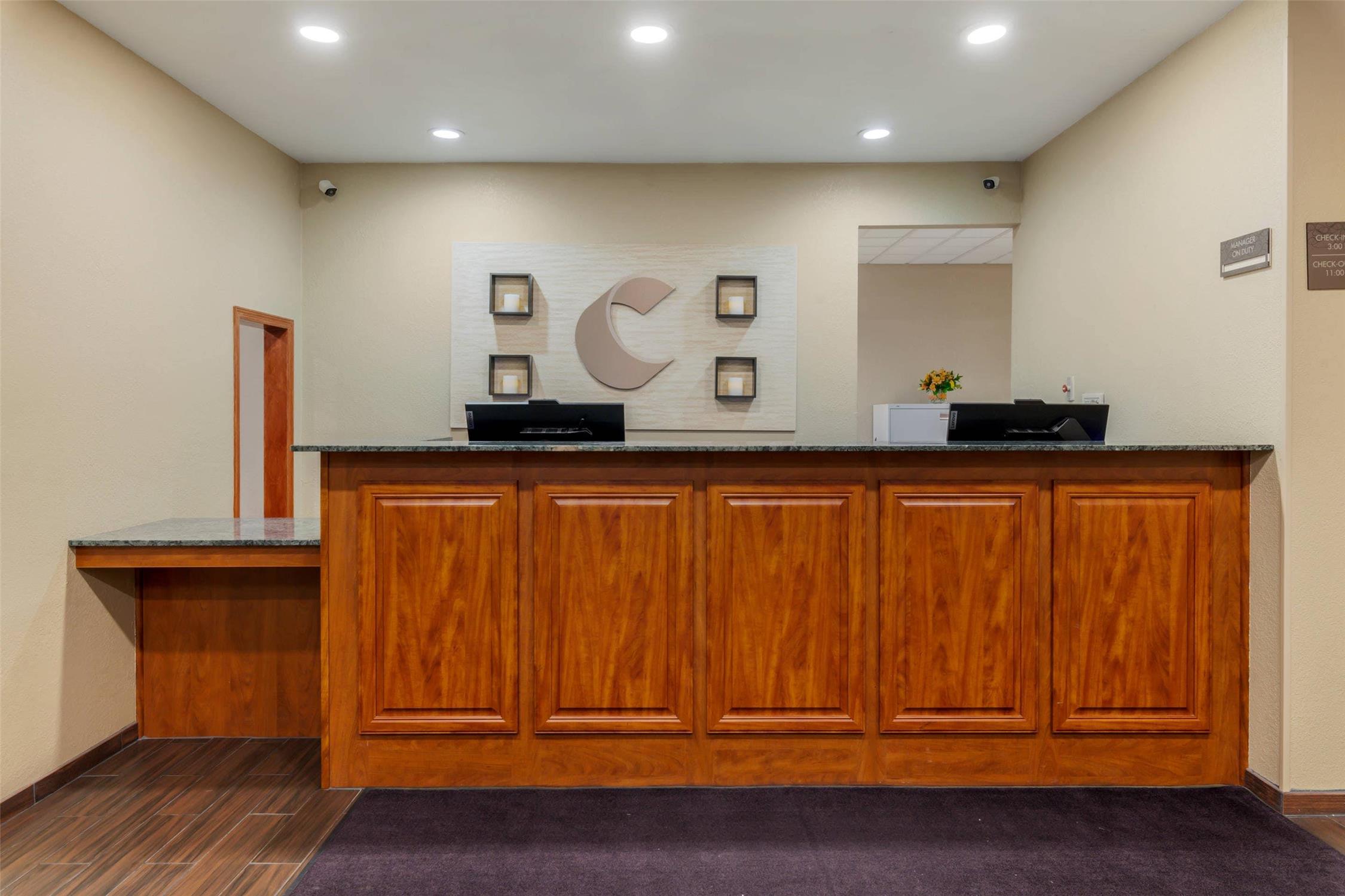 Comfort Suites Johnson Creek Conference Center 6/23