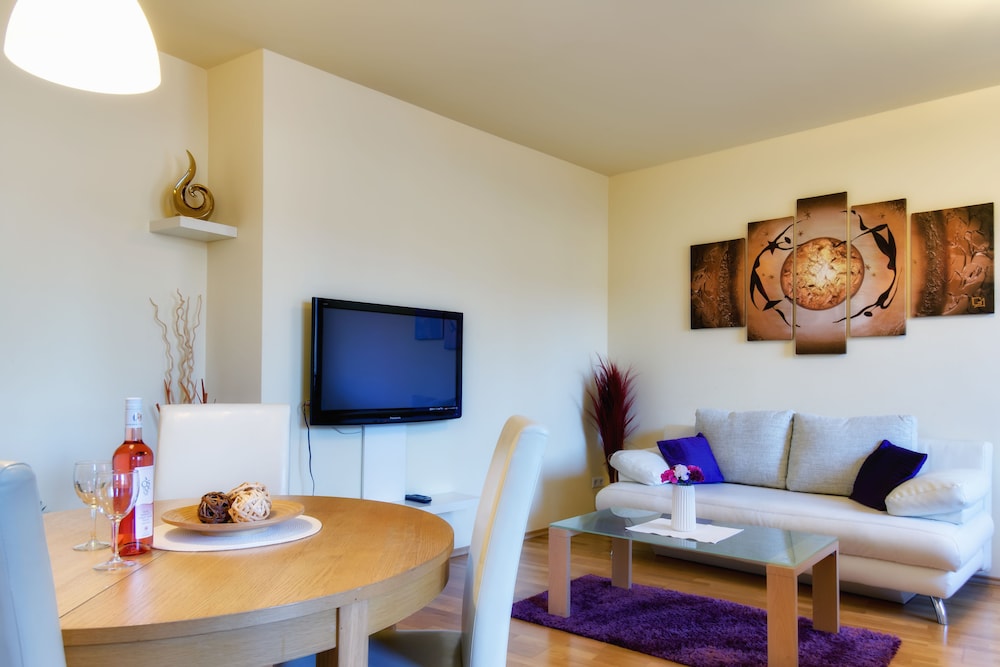 Trendy Deluxe Apartments 19/40