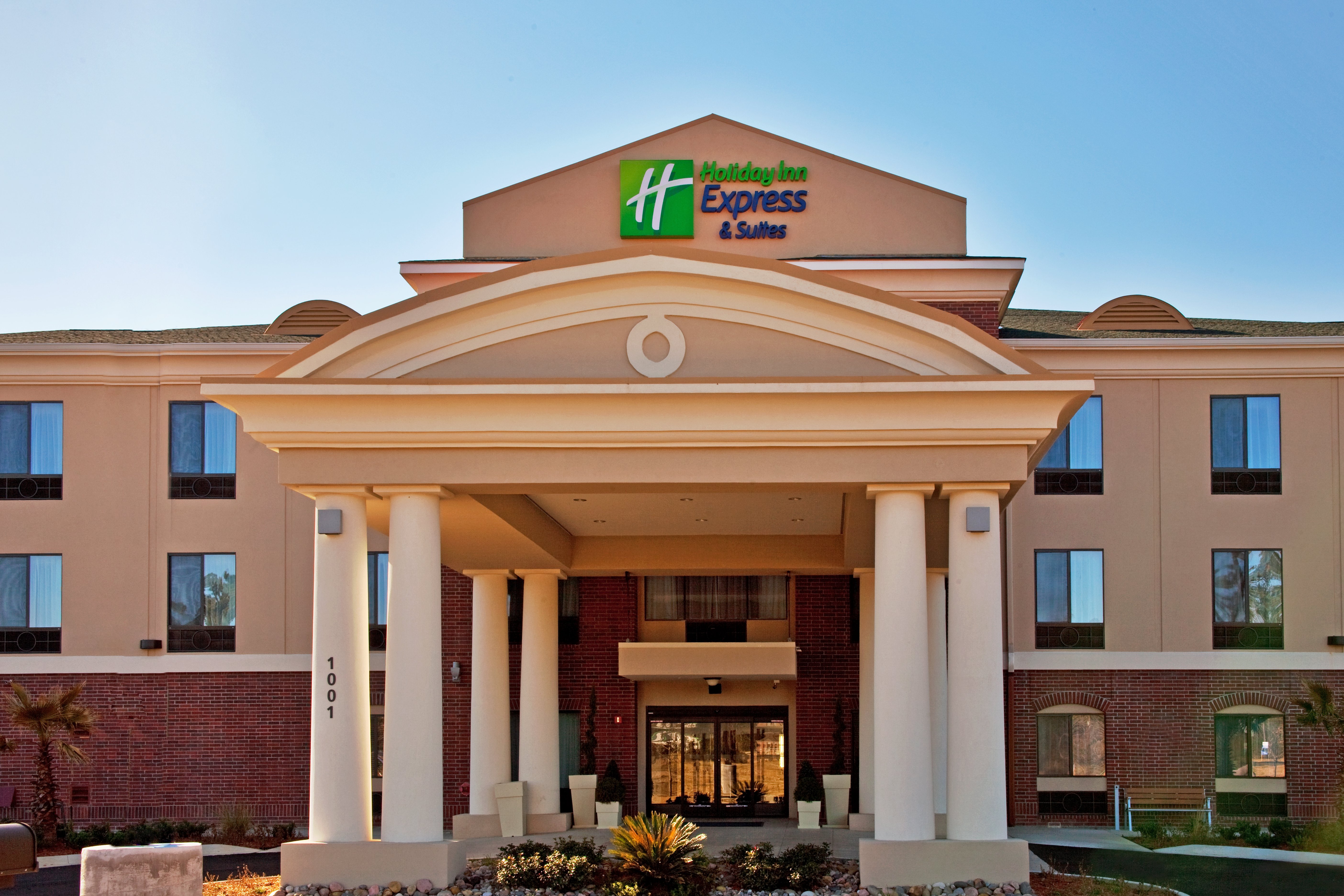 Holiday Inn Express Hotel and Suites Picayune-Stennis Space Cntr 2/68