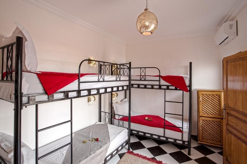 Amour d'auberge 23/36