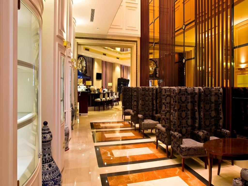 Babylon Hotel 43/53