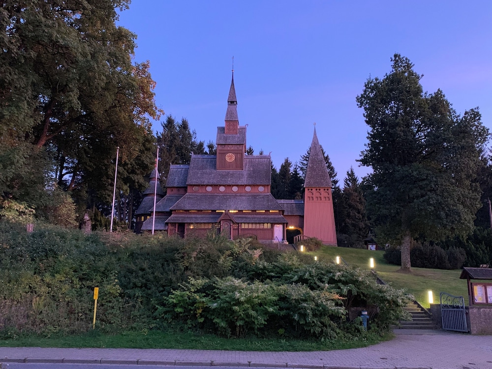WALPURGISHOF 8/61