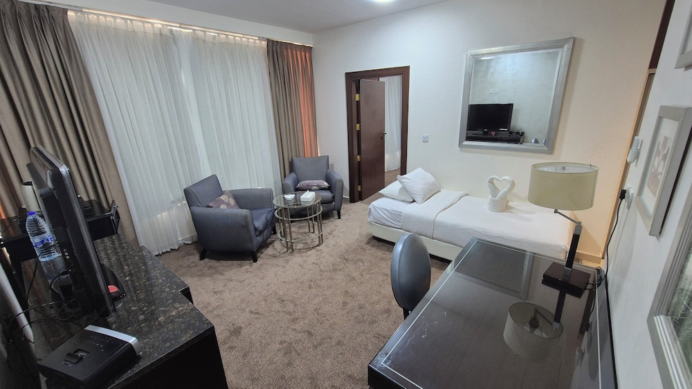 LE VENDOME HOTEL 40/47