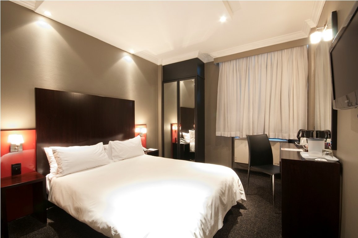 Manhattan Hotel 3/6