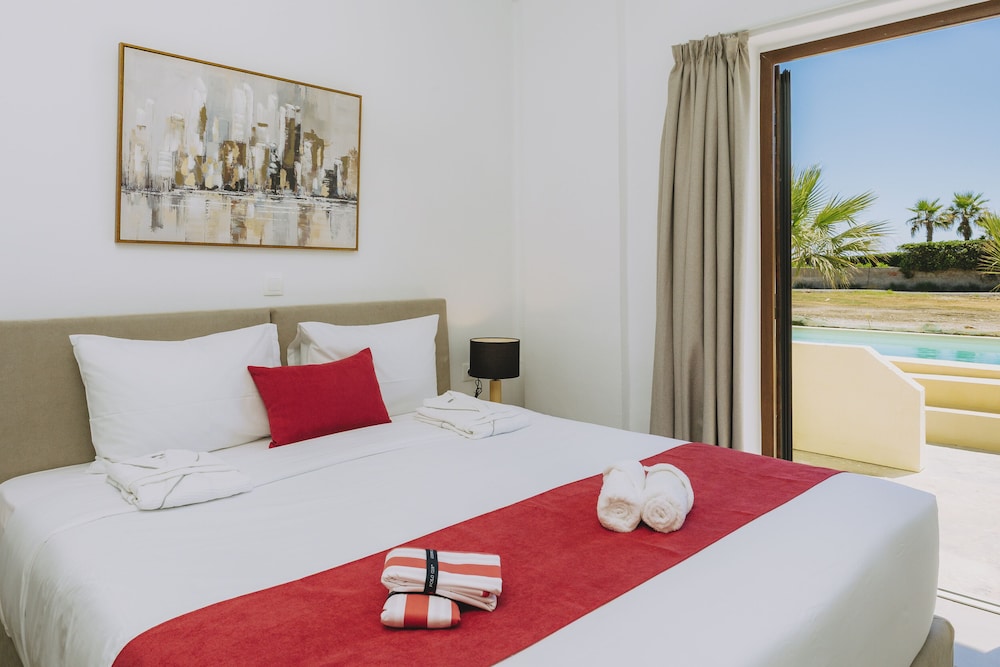 Room, Single Bed, Shared Pool