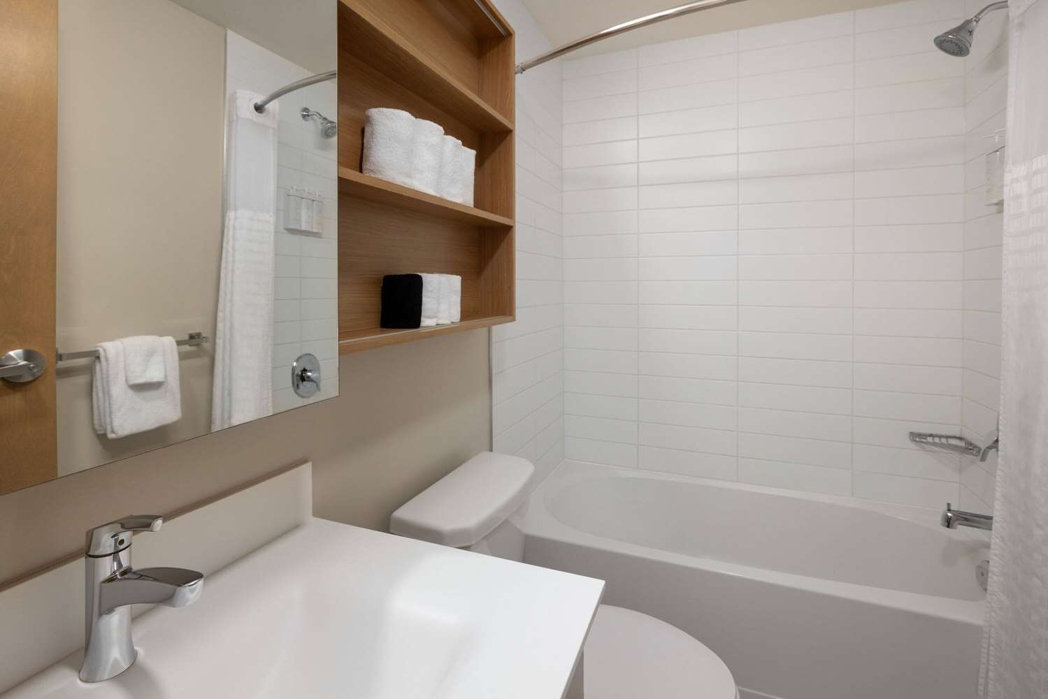 Microtel Inn And Suites By Wyndham Val-D Or 25/26