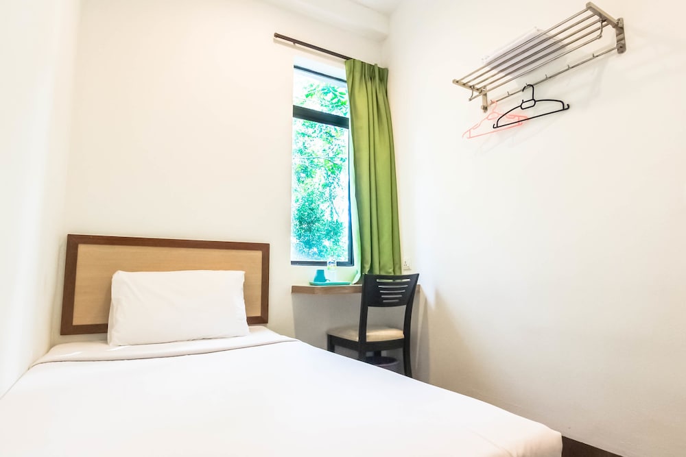 Sunflower Hotel 8/33