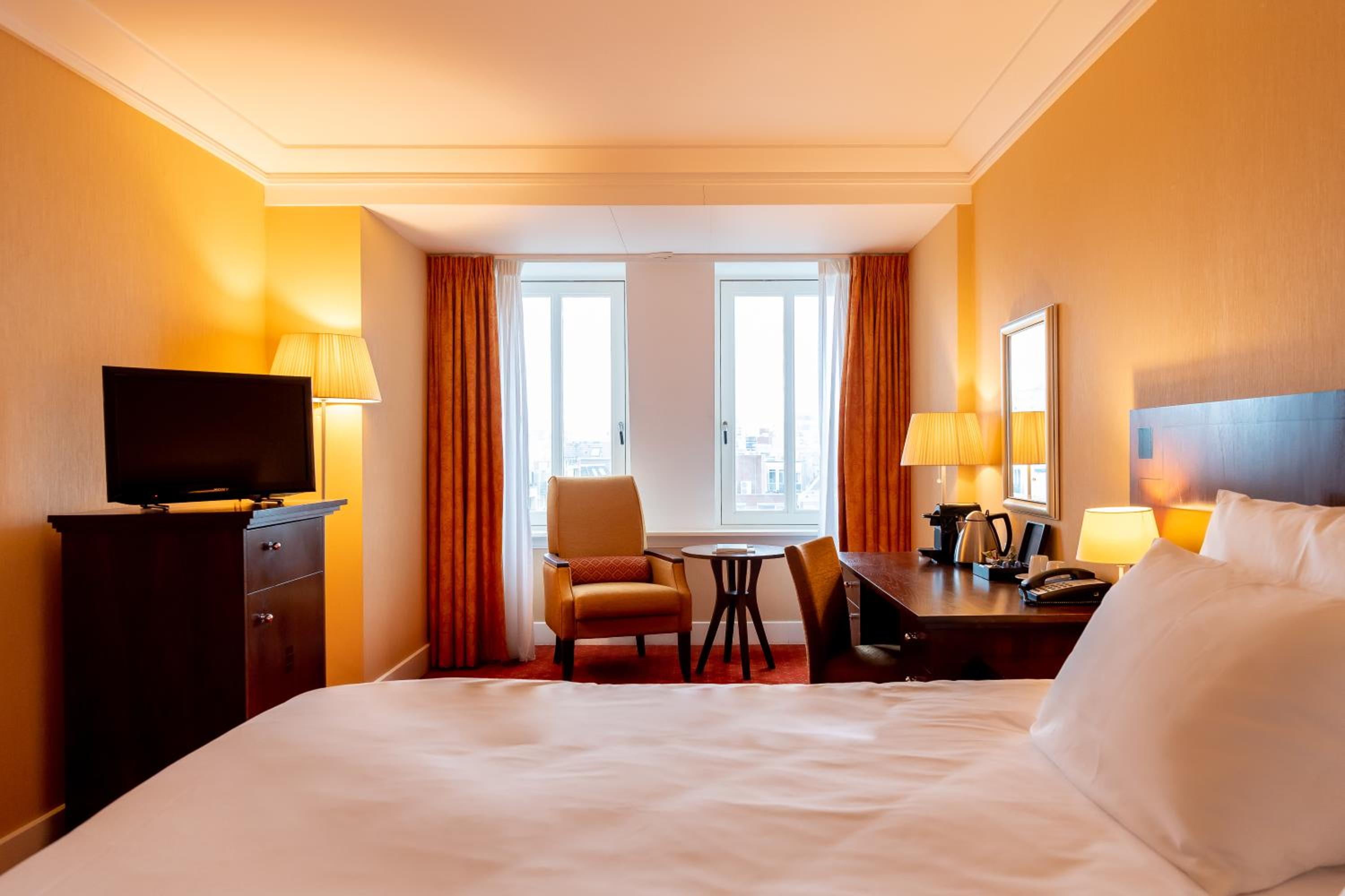 Standard, Twin Beds
