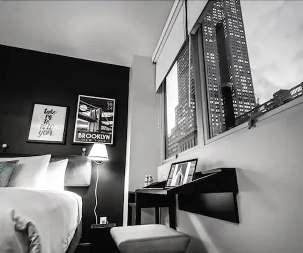 Hotel 373 31/47