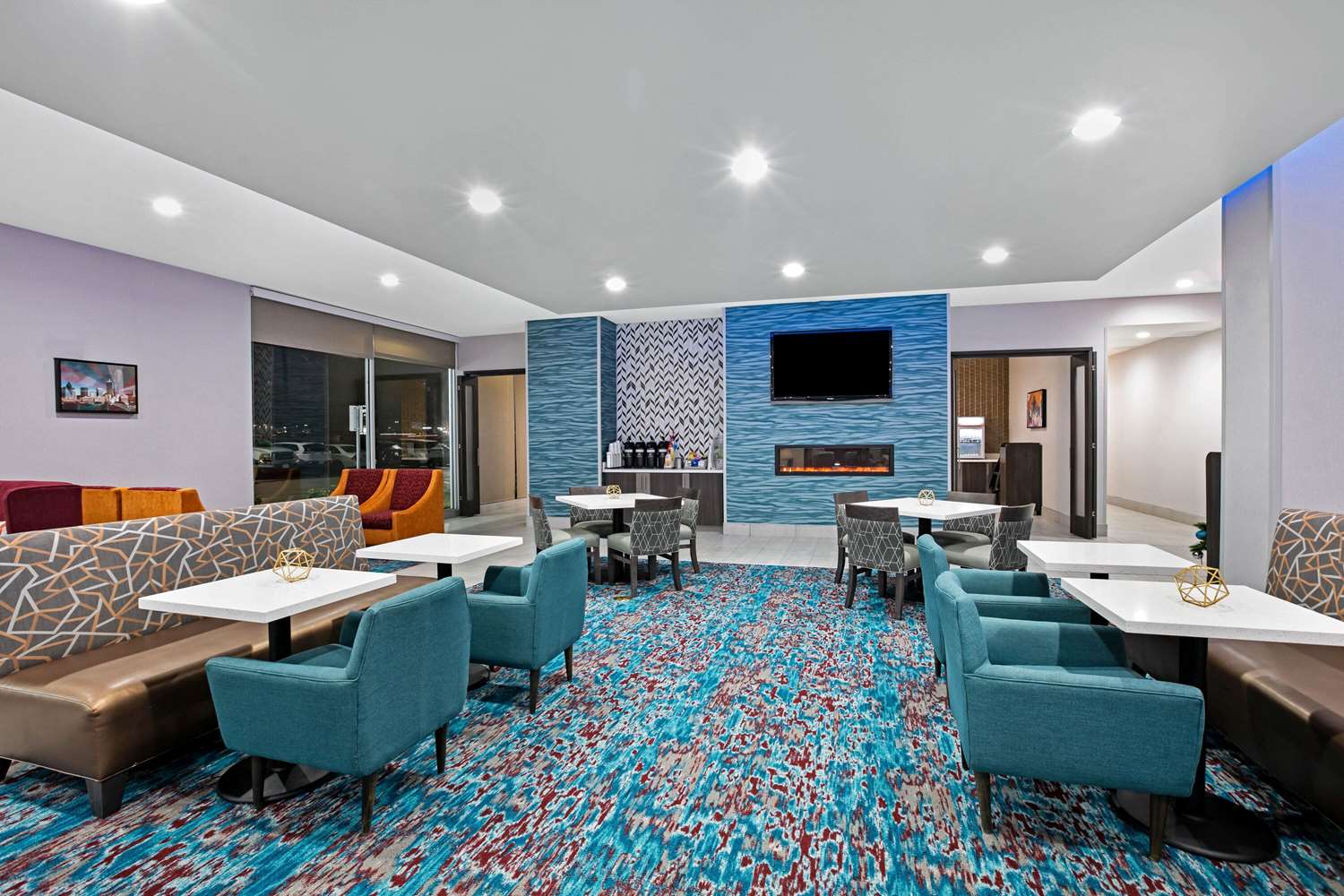 La Quinta Inn & Suites by Wyndham DFW West-Glade Parks 31/47