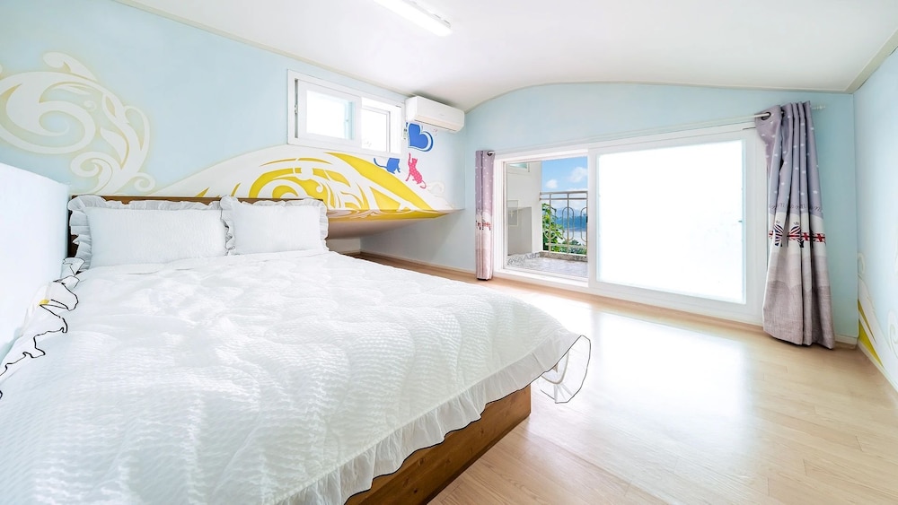 2 Bedrooms, Basic, 2 Futon Beds
