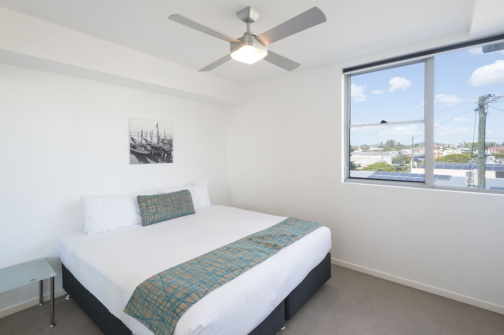 EASTWOOD APARTMENTS 23/46