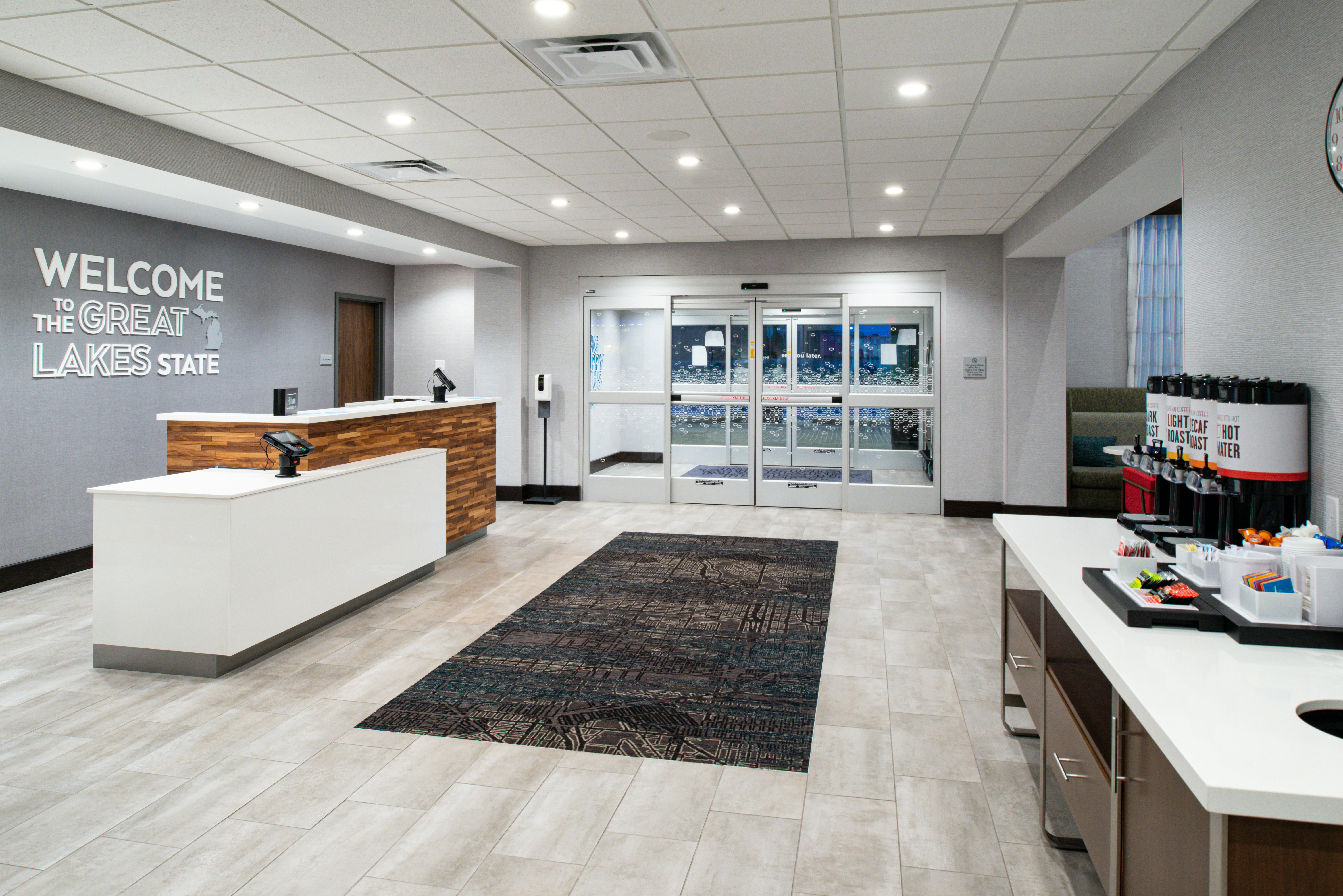 Hampton Inn Suites Adrian Mi 9/52