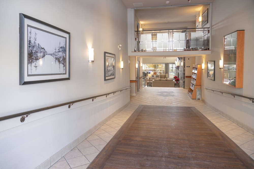 Canmore Pocaterra Inn & Waterslide 11/81