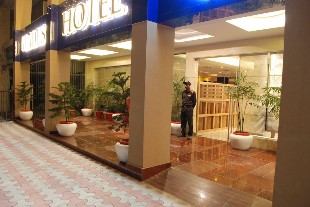 Glades Hotel 3/32