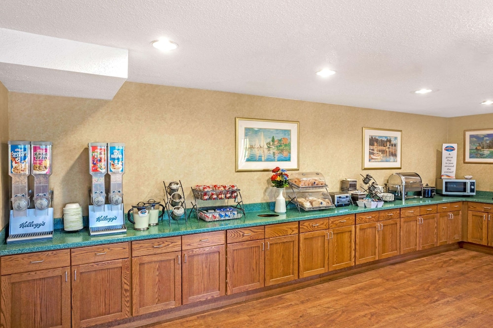 Baymont By Wyndham Louisville Airport South 16/23