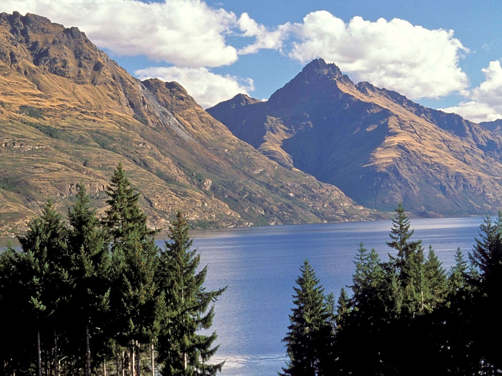 Movenpick Queenstown 42/45