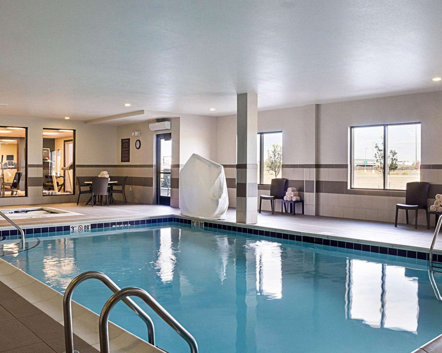 swimming pool spa