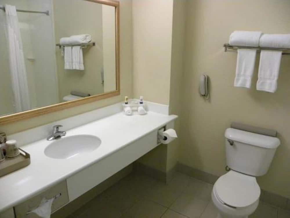 Rodeway Inn And Suites 48/48