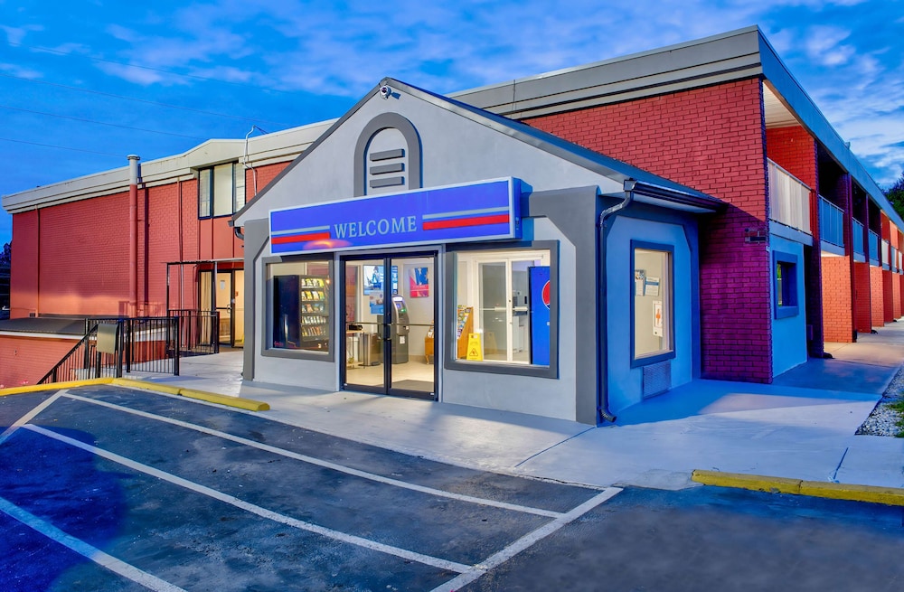 Motel6 Gainesville, GA 50/65