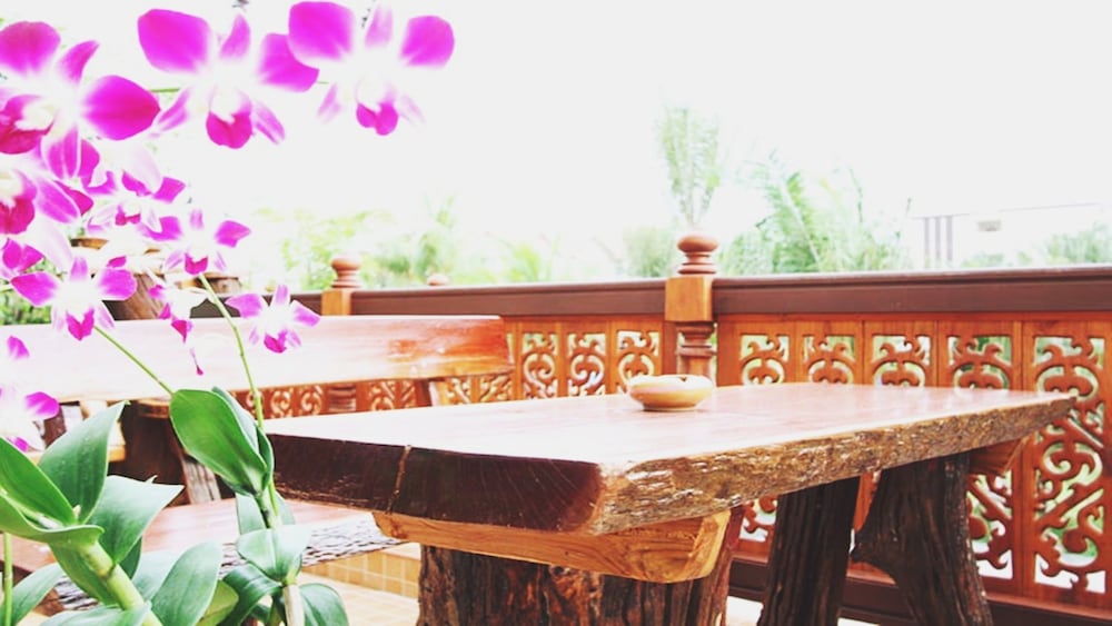 The Orchid House 46/50