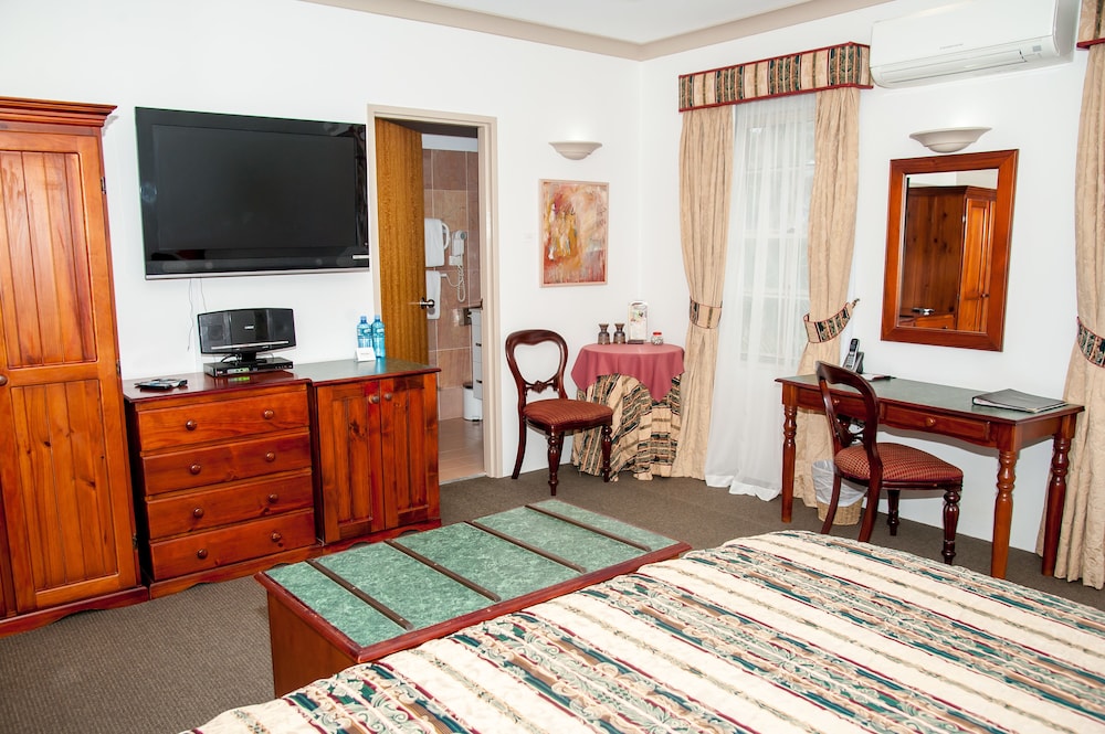 ULLADULLA GUEST HOUSE 24/38