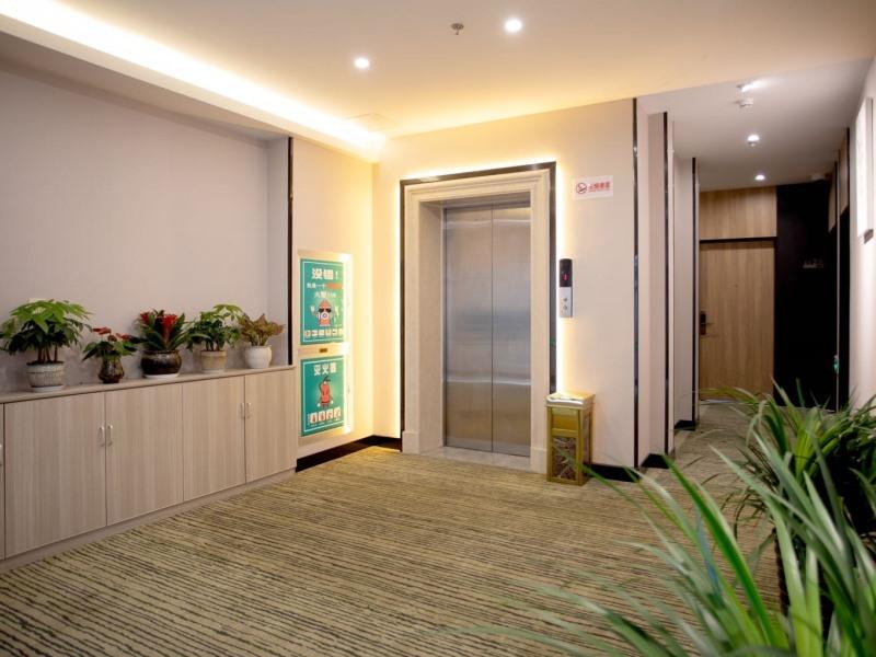 GreenTree Inn Express Shanghai Pudong Lingang New City Yunhan Road 12/17