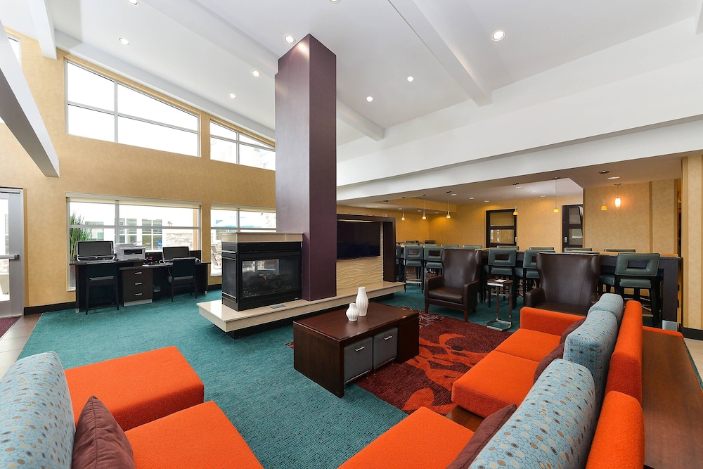 RESIDENCE INN CHAMPAIGN 23/30